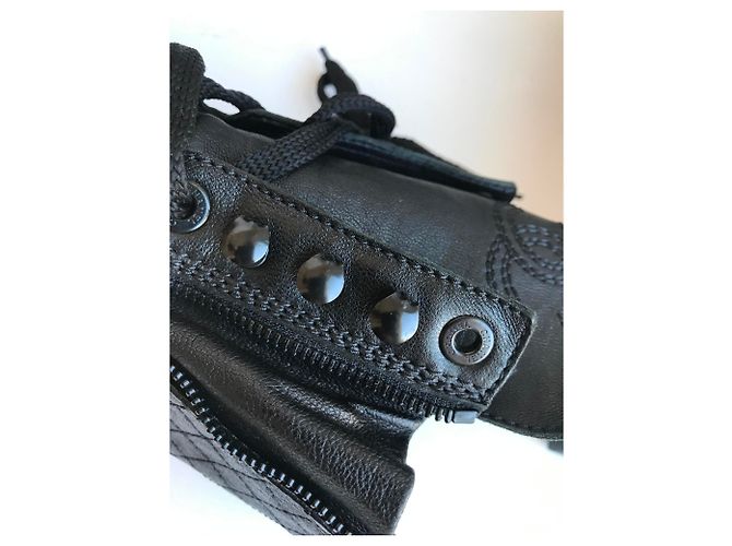 Chanel Bottes à lacets de combat noires avec boîte - vue 9