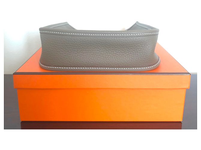 Hermès Evelyne TPM 16 Amazon Taupe - vista 5