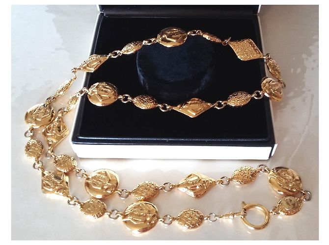 Collana e cintura lunghe Chanel. D'oro - vista 3