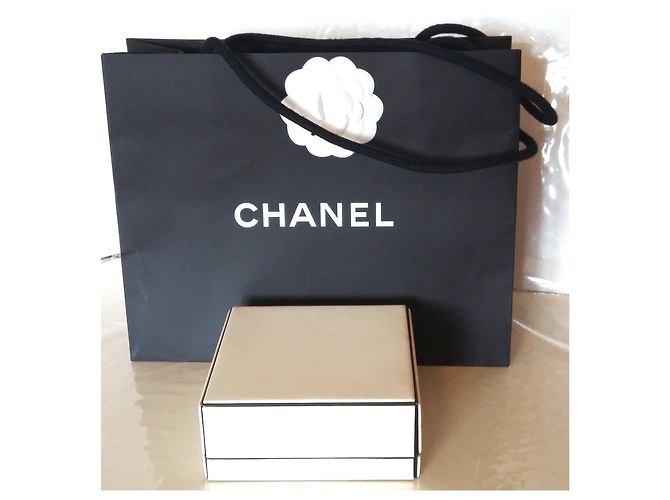 Collana e cintura lunghe Chanel. D'oro - vista 6