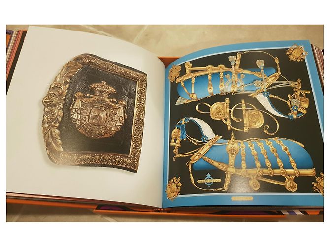 Hermès Le Livre Carre Hermes luxury limited edition Purple - view 15