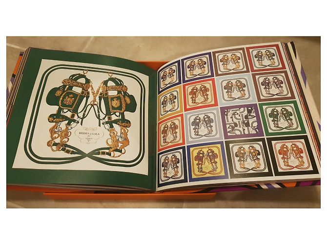 Hermès Le Livre Carre Hermes luxury limited edition Purple - view 19