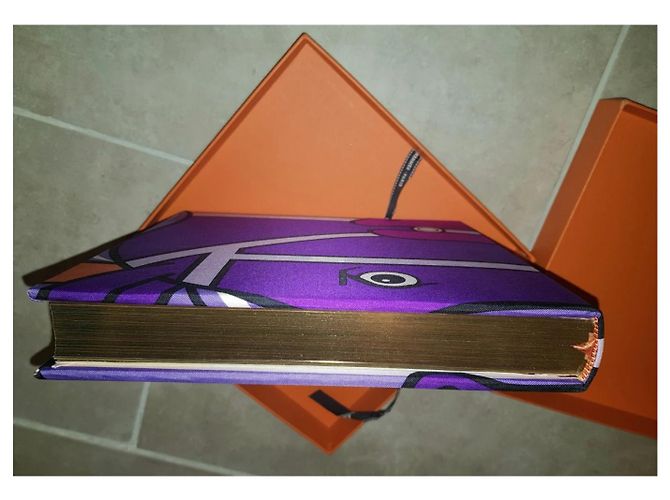 Hermès Le Livre Carre Hermes luxury limited edition Purple - view 3