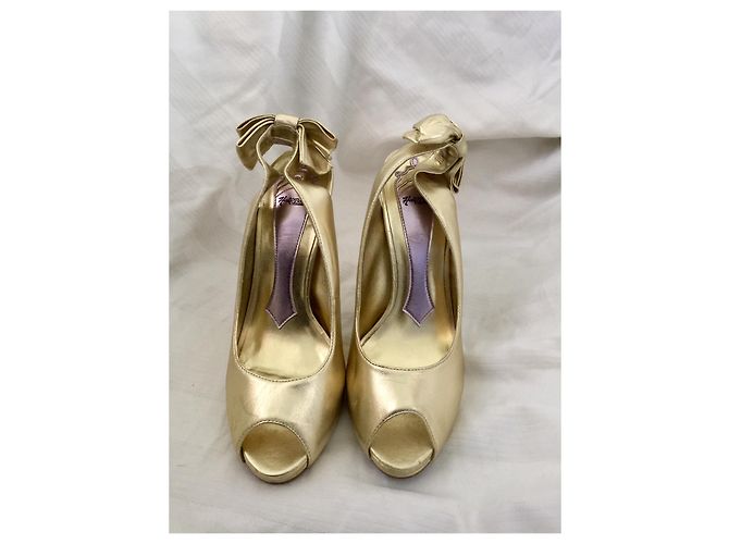 Peeptoes slingback Hale Bob em couro dourado - vista 2