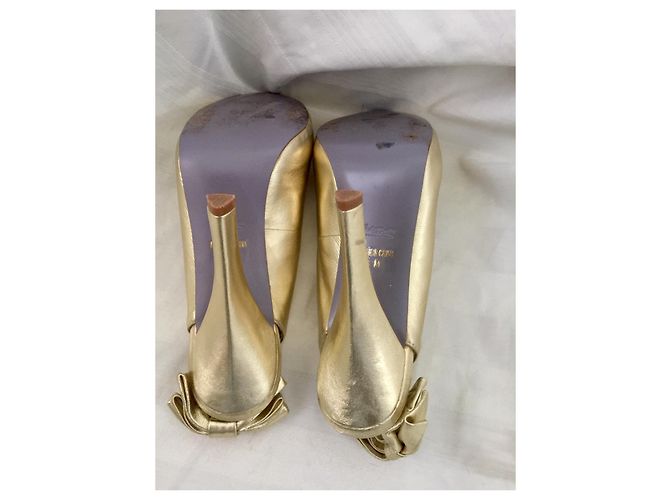 Peeptoes slingback Hale Bob em couro dourado - vista 6