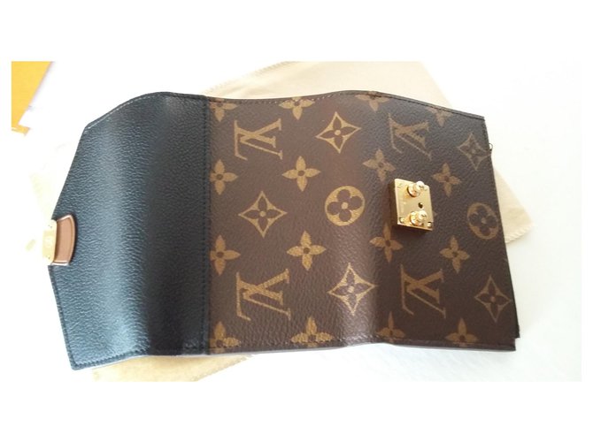 Pallas Louis Vuitton Pallade Nero - vista 3