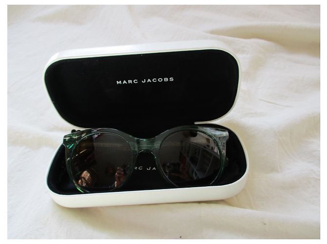 Marc Jacobs Sonnenbrille mit grünem Rahmen. Hellgrün - Ansicht 2