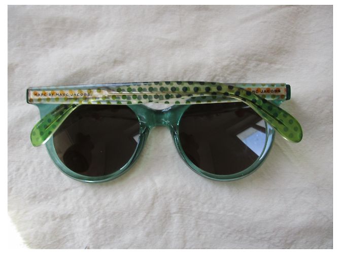Marc Jacobs Sonnenbrille mit grünem Rahmen. Hellgrün - Ansicht 3