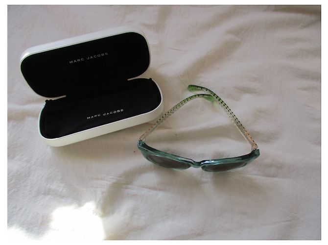 Marc Jacobs Sonnenbrille mit grünem Rahmen. Hellgrün - Ansicht 5
