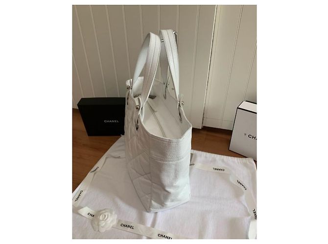 Borsa a mano Chanel in pelle bianca Blu - vista 3