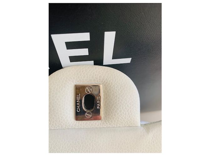 Borsa a patta maxi foderata Chanel in pelle caviale bianco crema - vista 10