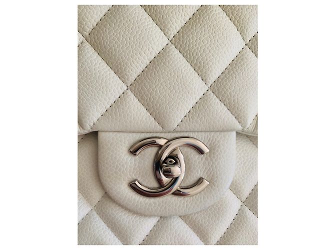 Borsa a patta maxi foderata Chanel in pelle caviale bianco crema - vista 11