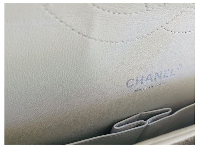 Borsa a patta maxi foderata Chanel in pelle caviale bianco crema - vista 7