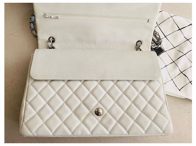 Borsa a patta maxi foderata Chanel in pelle caviale bianco crema - vista 9