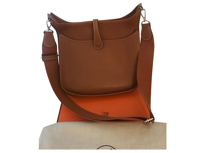 Hermès Evelyne III PM Hellbraun - Ansicht 2
