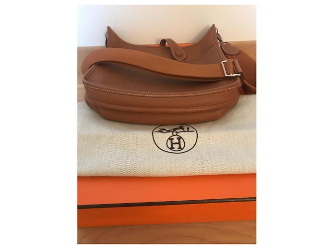 Hermès Evelyne III PM Hellbraun - Ansicht 5