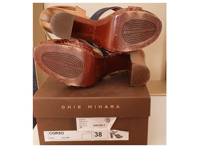 Sandali con tacco alto Chie Mihara Corso in pelle blu marrone Marrone chiaro Marrone scuro - vista 3