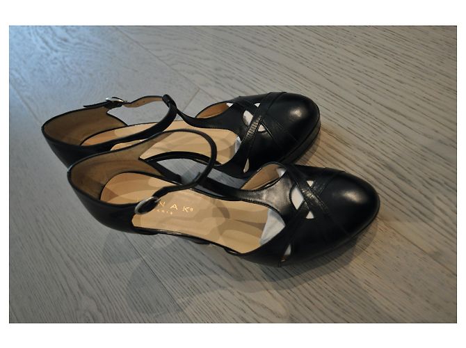 Jonak Black Leather Platform Heels Size 38 - view 2