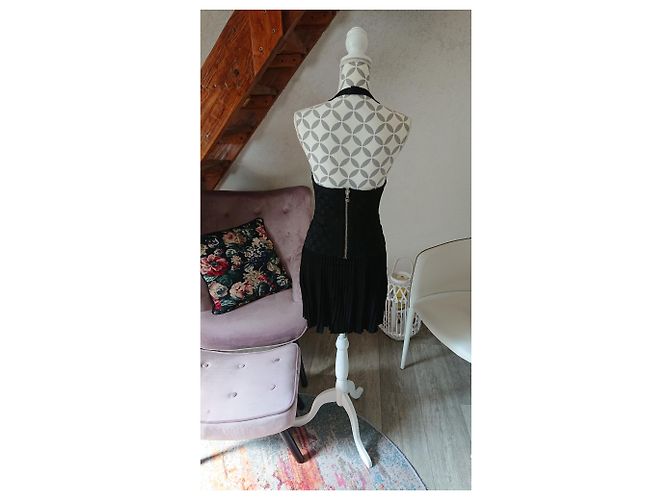 Pierre Balmain Schwarzes Plissee Strickkleid - Ansicht 7