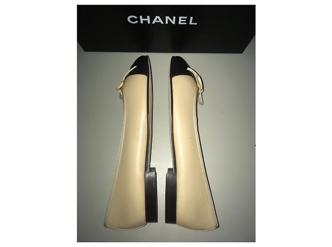 Superbe ballerine classiche Chanel Nero Beige - vista 4
