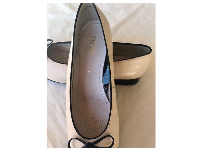 Autre Marque ARA Ballerine in pelle beige e vernice nera - vista 3