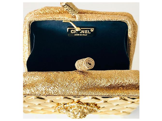 Chanel Minaudiere Moscú León Dorado - vista 7
