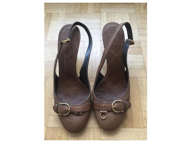 Sandali Burberry in pelle Caramello - vista 3
