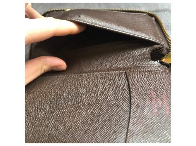 Louis Vuitton Cartera compacta Zippy Castaño - vista 11