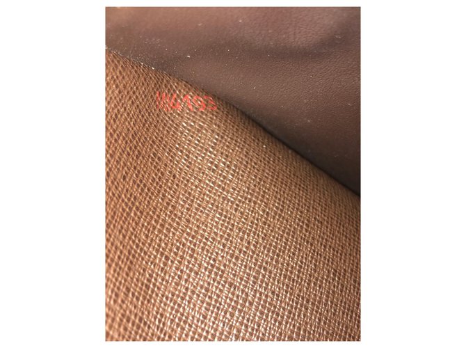 Louis Vuitton Cartera compacta Zippy Castaño - vista 13