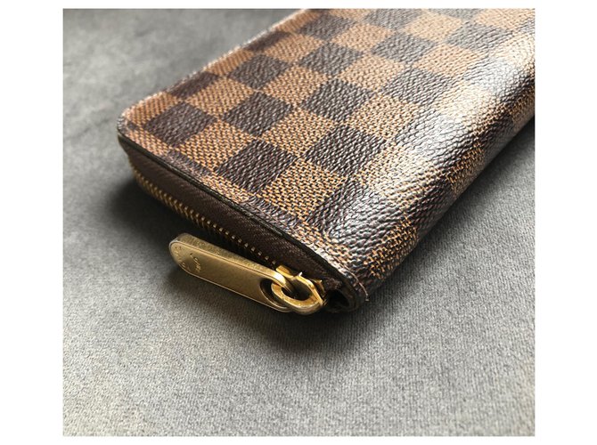 Louis Vuitton Cartera compacta Zippy Castaño - vista 2