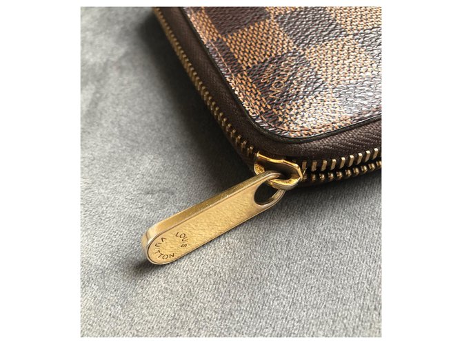 Louis Vuitton Cartera compacta Zippy Castaño - vista 6
