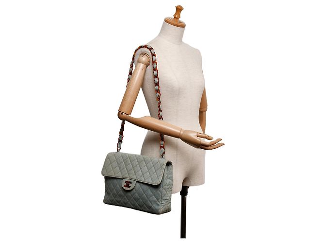 Borsa a patta in denim Matelasse blu Chanel - vista 10