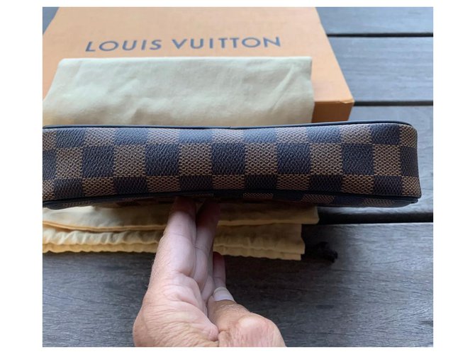 Louis Vuitton Pochette Marrone - vista 3
