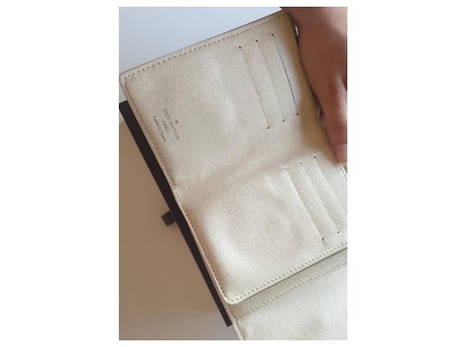 Cartera Louis Vuitton Koala Damier Azur Blanco - vista 3