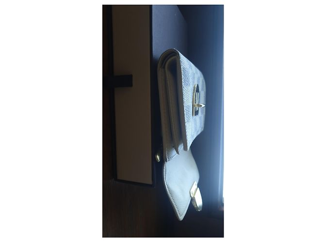 Cartera Louis Vuitton Koala Damier Azur Blanco - vista 7