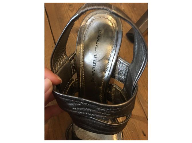 Diane Von Furstenberg Sandali metallici DvF Pava - vista 6