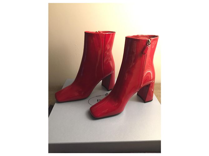 Prada Stiefeletten aus Lackleder - Ansicht 4