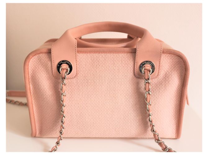 Chanel Deauville Bowling Pink - view 2