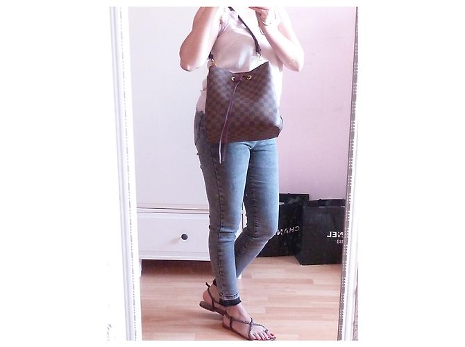 Borsa LOUIS VUITTON NEONOE CHERRY BERRY Marrone - vista 11