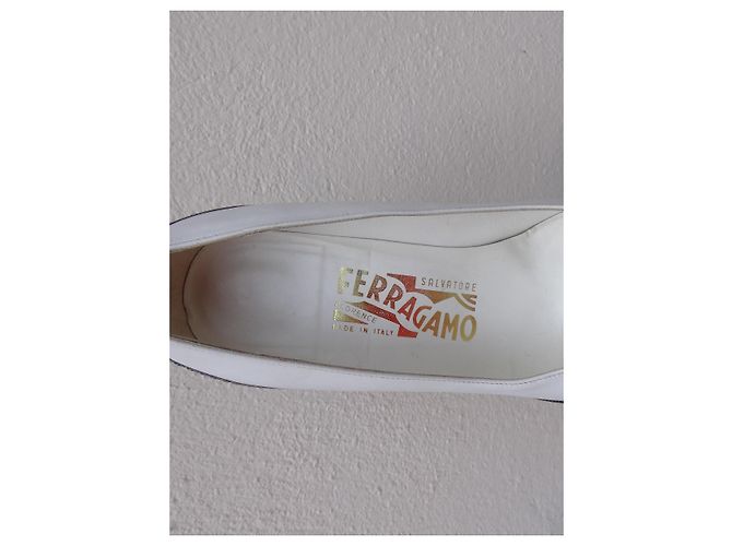Salvatore Ferragamo Leder Pumps Schwarz Weiß - Ansicht 3