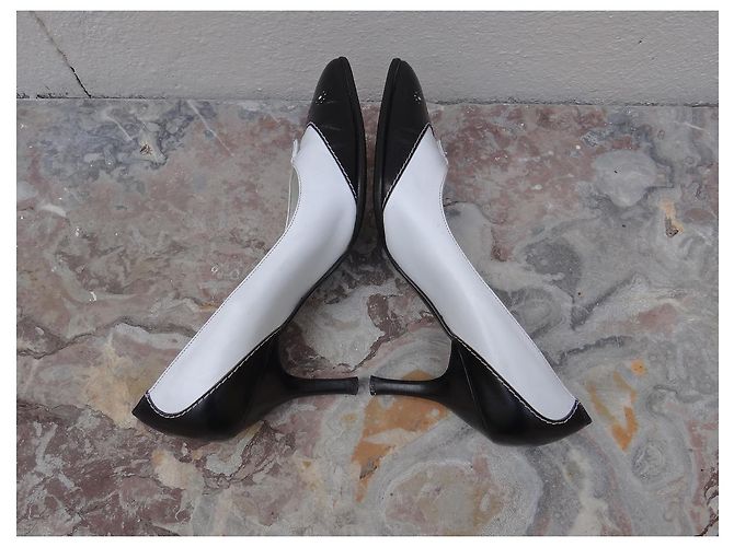 Salvatore Ferragamo Leder Pumps Schwarz Weiß - Ansicht 5