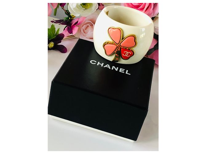 Brazalete Chanel Dorado Blanco roto Coral - vista 11