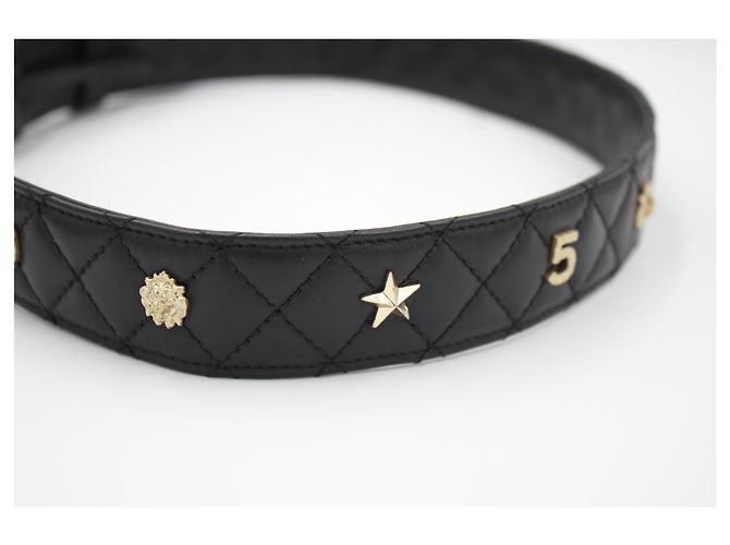 Chanel Gürtel aus schwarzem Leder. - Ansicht 3