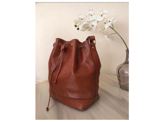 Noe Borsa Louis Vuitton Noé GM in pelle Epi Corallo - vista 2