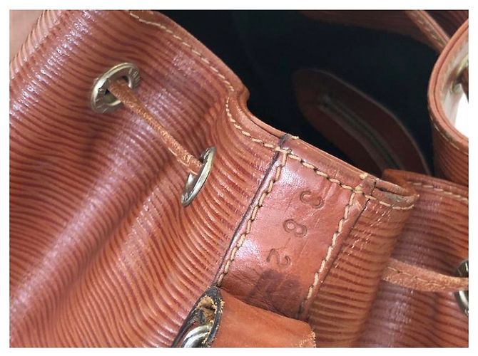 Noe Borsa Louis Vuitton Noé GM in pelle Epi Corallo - vista 6