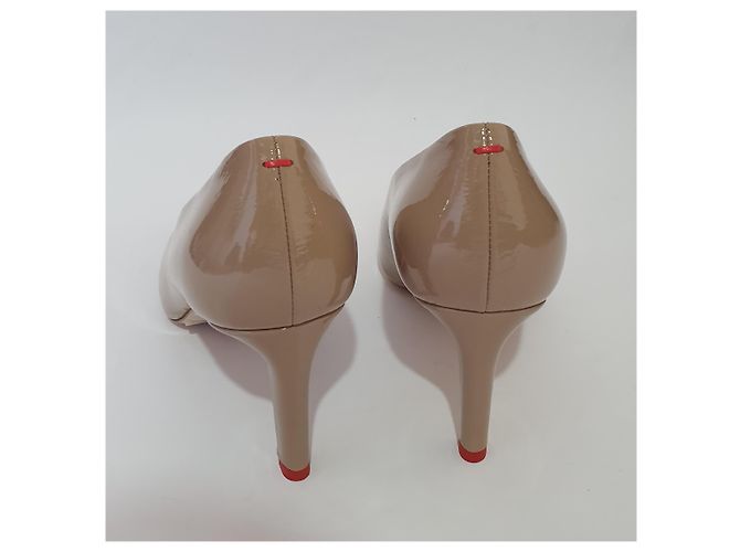 Décolleté Aeyde in vernice beige - vista 4