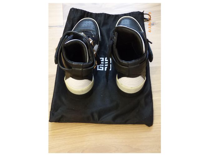 Givenchy Sneakers Uomo di Riccardo Tisci Nero - vista 2