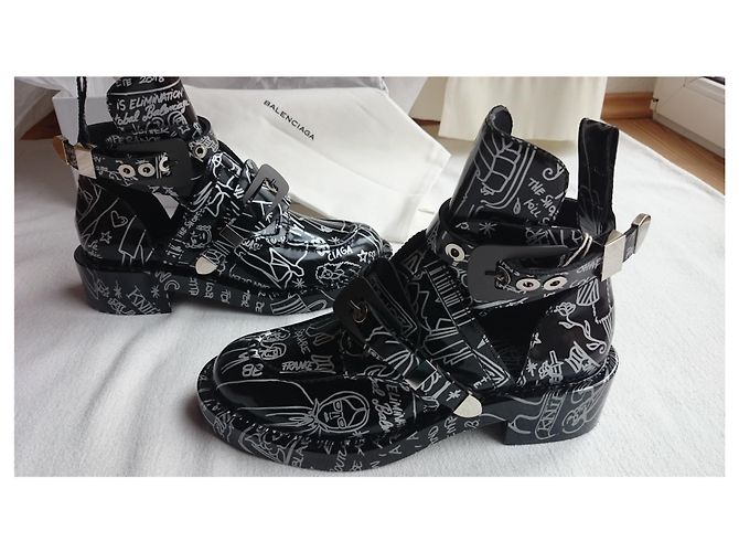 Balenciaga Graffiti Bootie, Größe 39 - Ansicht 3