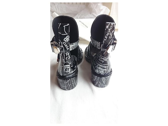Balenciaga Graffiti Bootie, Größe 39 - Ansicht 6