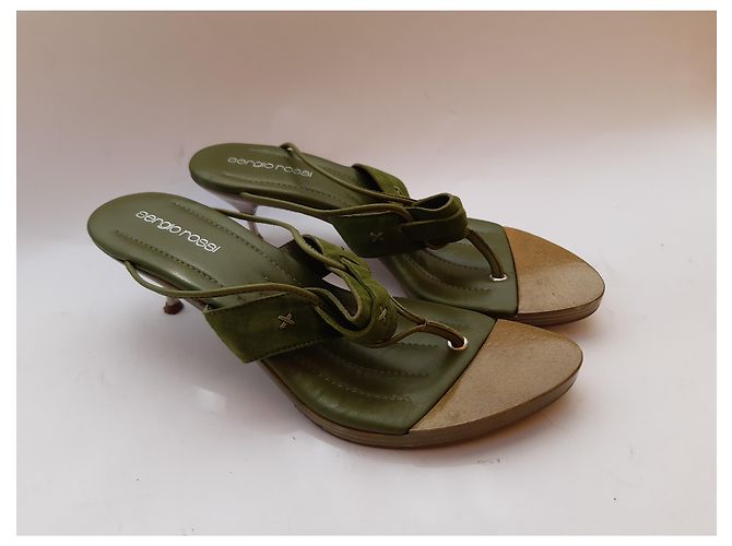 Sandali con tacco Sergio Rossi in pelle e legno verde - vista 3